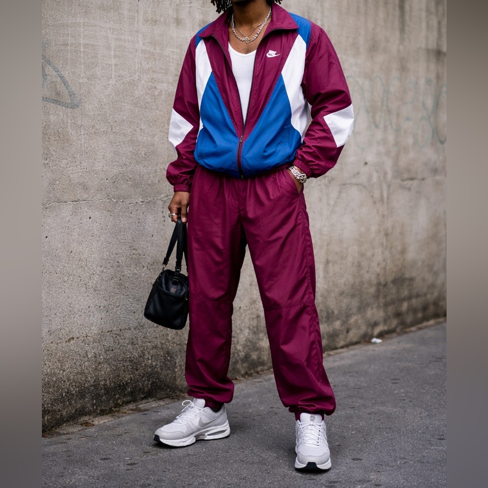 Authentic vintage Nike tracksuit set from the late 80s / early 90s. - Picture 13 of 15